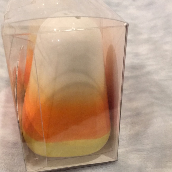 Ceramic Candy Corn Salt Pepper Shaker Set of Two NWT 3”x1.75” - Picture 5 of 15